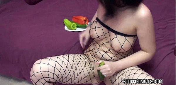  Brunette hottie Melina Mason stuffs her pussy with veggies
